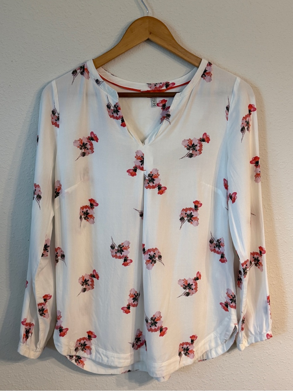 Joules Women's White Floral V-Neck Long-Sleeve Blouse